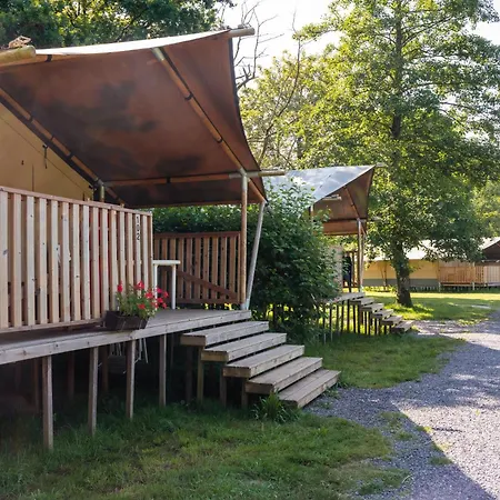 De Chênefleur Parque de Campismo *